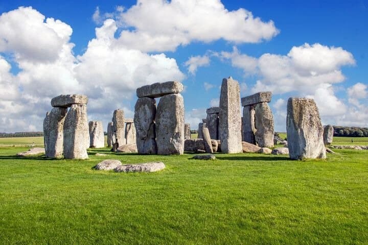 Stonehenge Inner Circle & Bath Day Tour from London — Private Access and Guided Bath Walk