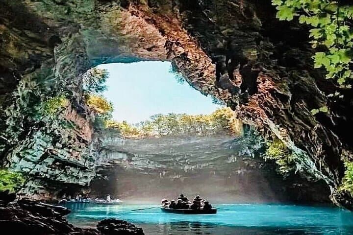 Private Kefalonia Tour — Melissani Cave, Myrtos Beach & Fteri Beach Guide photo 4