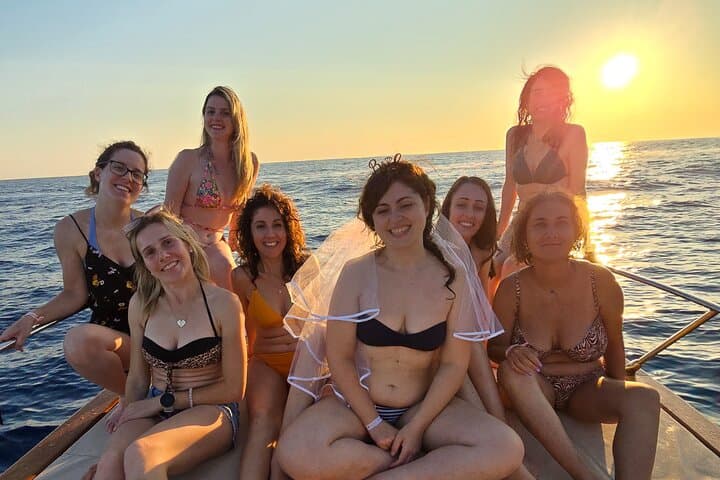 Sunset Boat Tour and Aperitif in Cinque Terre from Monterosso photo 3