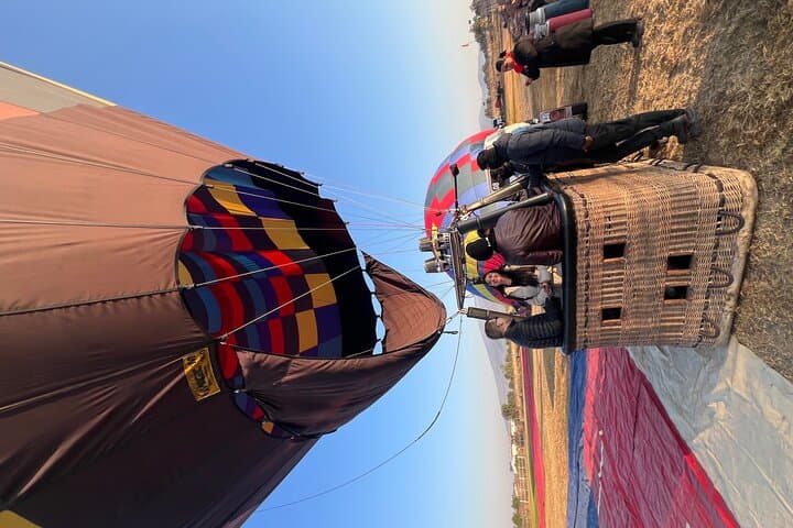 Private Hot Air Balloon Over Teotihuacan: Sunrise Flight with Breakfast photo 4