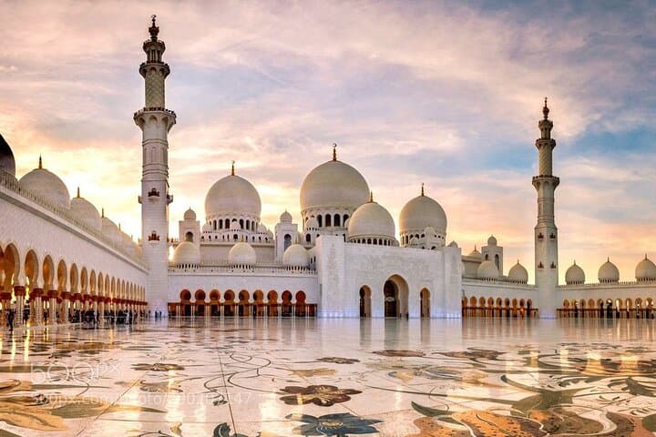 Abu Dhabi Private Full-Day Sightseeing Tour from Dubai: Sheikh Zayed, Corniche & Yas Island