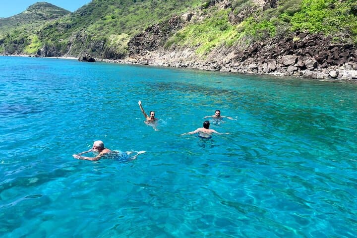Coastal Boat Tour St Kitts and Nevis — Snorkel, Open Bar & Island Views photo 4