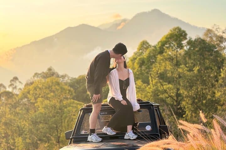 Mount Batur Sunrise Jeep Tour with Breakfast and Black Lava Field Exploration