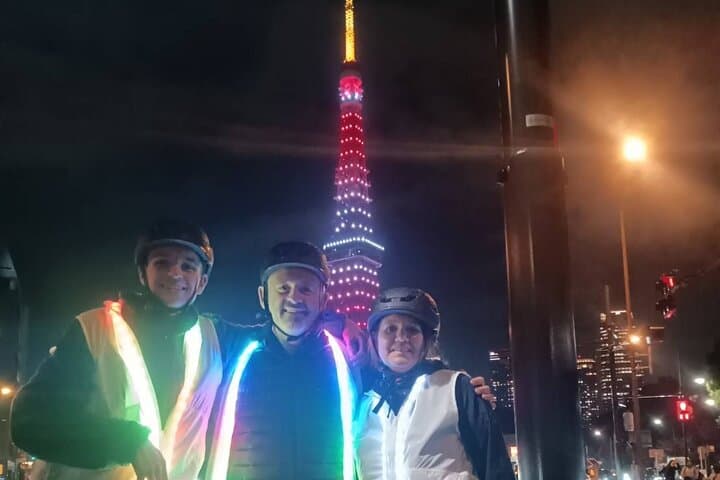 Tokyo Night E‑Scooter Ride and Tokyo Tower Observatory Tour photo 6