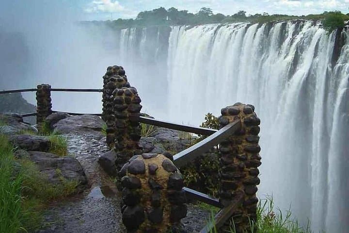 Victoria Falls Guided Tour: Experience Both Zimbabwe and Zambia in a Day photo 5