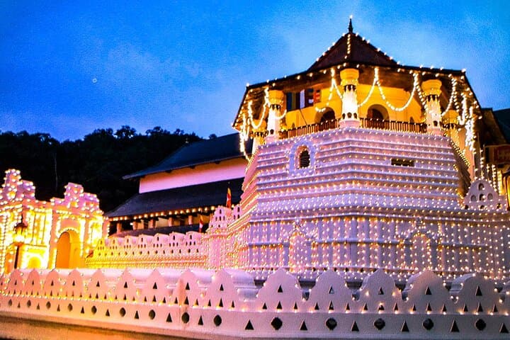 Sri Lanka Beyond Ordinary: 8-Day Cultural & History Circuit from Negombo to Colombo photo 5