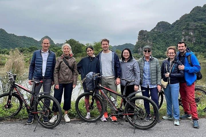 Private South Ninh Binh Highlights: Mua Cave, Tam Coc Sampan & Village Cycling photo 3
