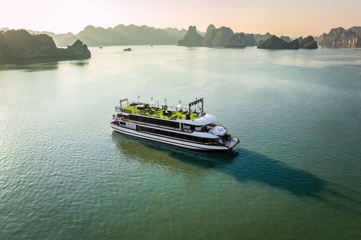 Ha Long Bay Luxury Day Cruise to Sung Sot Cave, Luon Cave & Titov Island