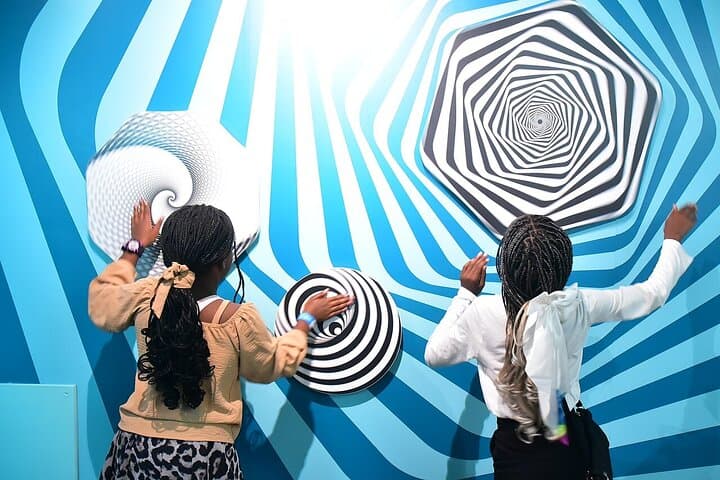 Nairobi Museum of Illusions and Giraffe Centre: Hands-On Perception and Close-Up Conservation