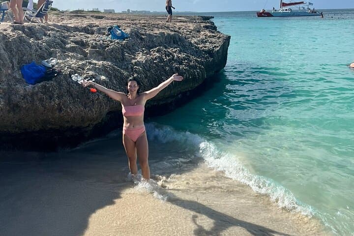 Private Boat Snorkeling with Sea Turtles in Aruba: A Local Charter Guide photo 4