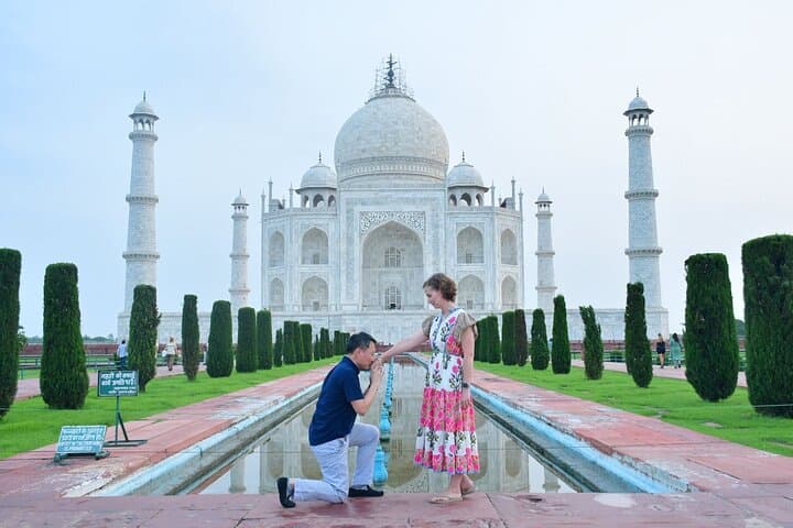 Gatimaan Express: Luxury Taj Mahal Day Trip from Delhi