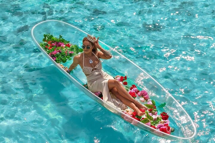 Clear Kayak Glam Session in Curaçao: Photo-Ready Paddling on Crystal Seas