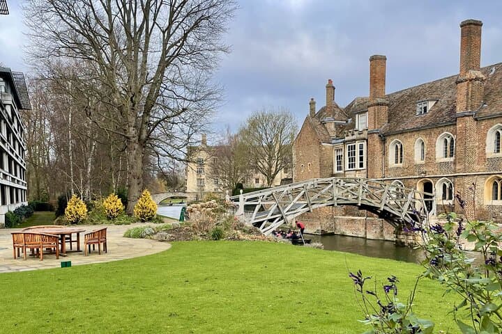Decode Cambridge: Darwin to DNA Outdoor Escape Walk photo 2