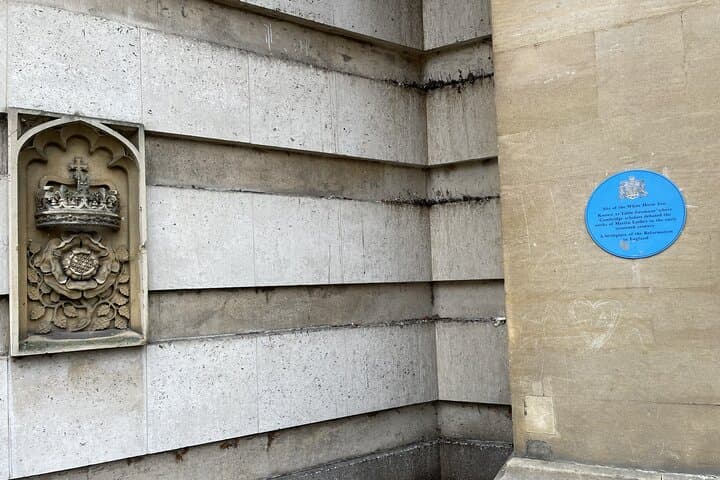 Decode Cambridge: Darwin to DNA Outdoor Escape Walk photo 6