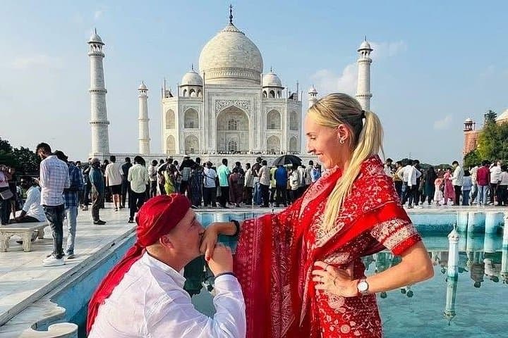 Sunrise Taj Mahal Tour from Delhi — Full-Day Agra Trip with Private Car photo 1