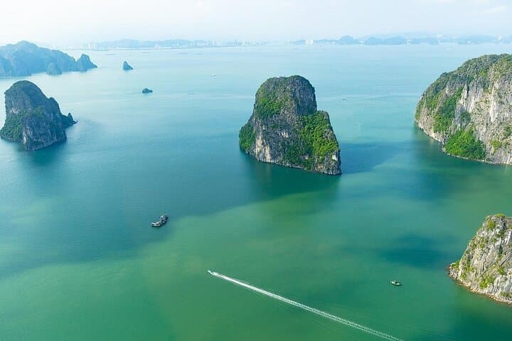 Private Speedboat to Halong & Lan Ha Bay: Kayak Bright & Dark Caves and Ba Trai Dao photo 6