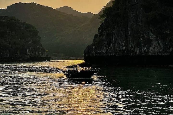 Private Halong & Lan Ha Bay Speedboat Adventure — Kayak Dark & Bright Caves and Tra Bau Village photo 3