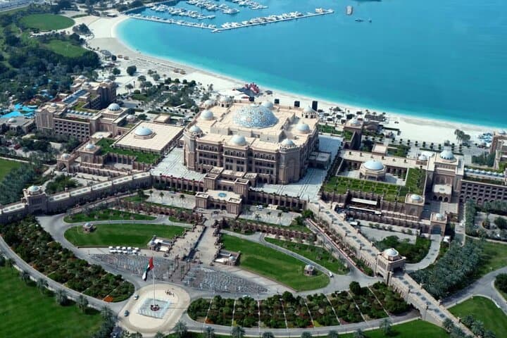 Abu Dhabi from Above: 17-Minute Helicopter Flight Over Corniche and Sheikh Zayed Mosque photo 4
