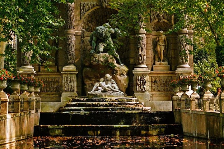 Latin Quarter Walking Tour: Hidden Nooks, Sorbonne & Luxembourg Gardens photo 4
