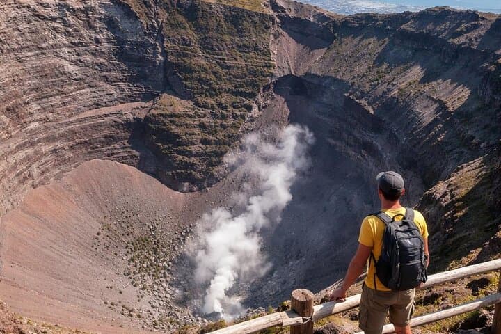 Naples to Mount Vesuvius: Skip-the-Line Bus and Summit Visit photo 4