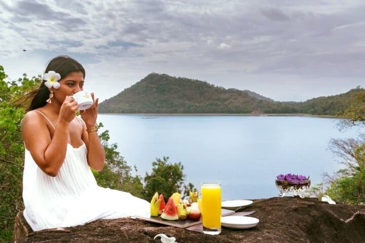 Sunrise Sorabora Lake: Boat Ride, Trek and Lakeside Breakfast in Uva Province photo 3