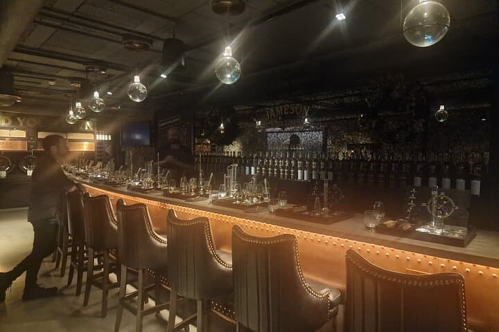 Jameson Black Barrel Blending & Roe & Co Cocktail Masterclass in Dublin photo 2