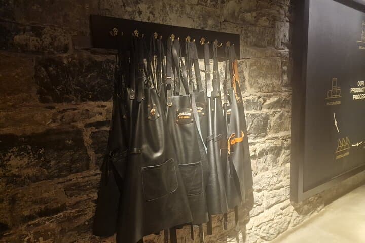 Jameson Black Barrel Blending & Roe & Co Cocktail Masterclass in Dublin photo 3