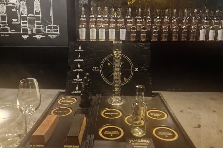 Jameson Black Barrel Blending & Roe & Co Cocktail Masterclass in Dublin photo 4