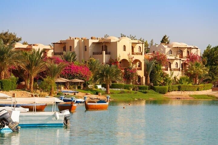 El Gouna Private City Tour & One‑Hour Lagoon Cruise from Hurghada photo 4