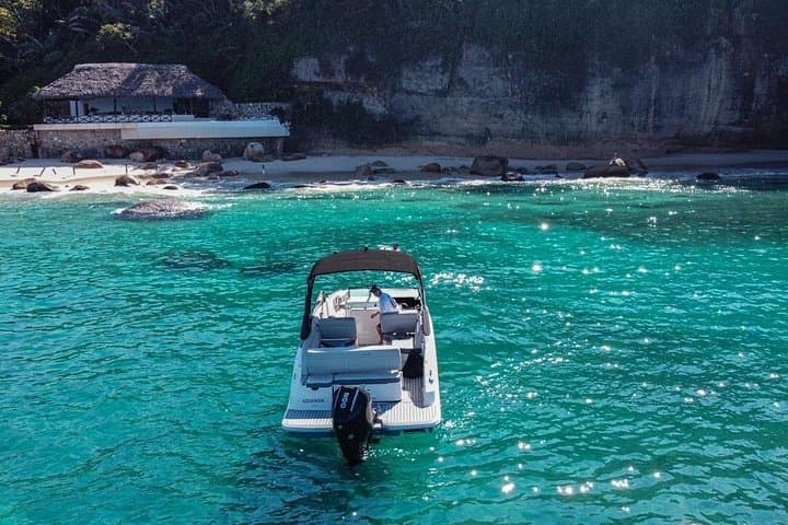 Private Sea Ray 250 Charter to Los Arcos – Puerto Vallarta Luxury Boat Rental photo 4