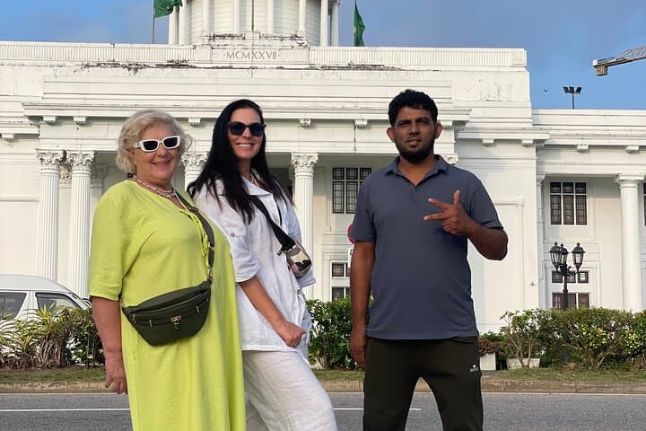 Colombo Tuk Tuk City Tour: Best 4-Hour Route Through Markets, Temples & Seafront photo 1
