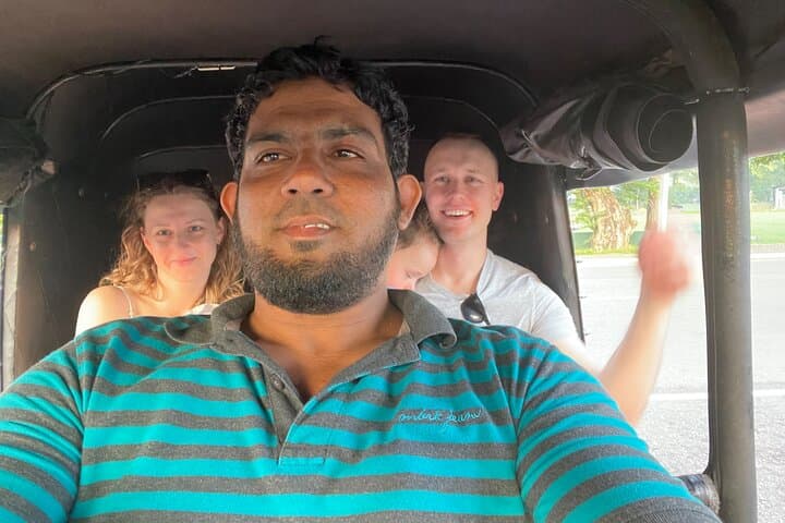 Colombo Tuk Tuk City Tour: Best 4-Hour Route Through Markets, Temples & Seafront photo 3