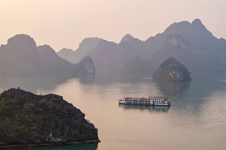 Indochine Cruise: 2-Day Luxury Halong & Lan Ha Bay Cruise photo 4