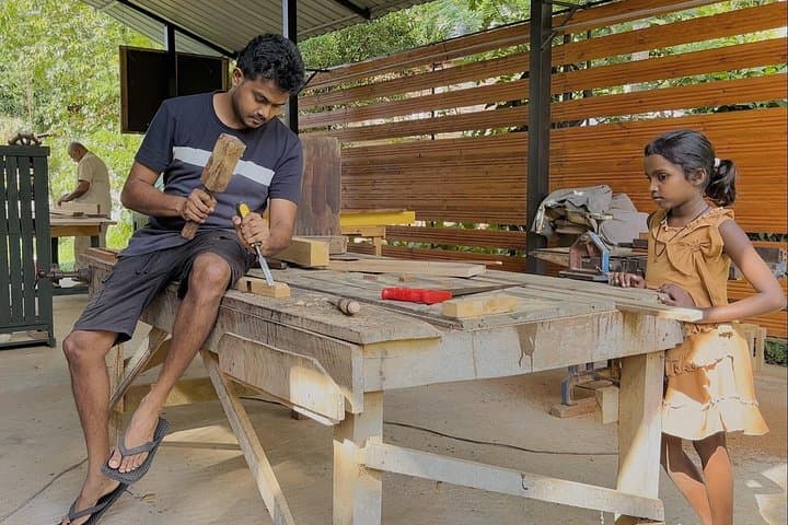 Traditional Carpentry Workshop on Maha Oya: Make Your Own Sri Lankan Wooden Souvenir photo 2