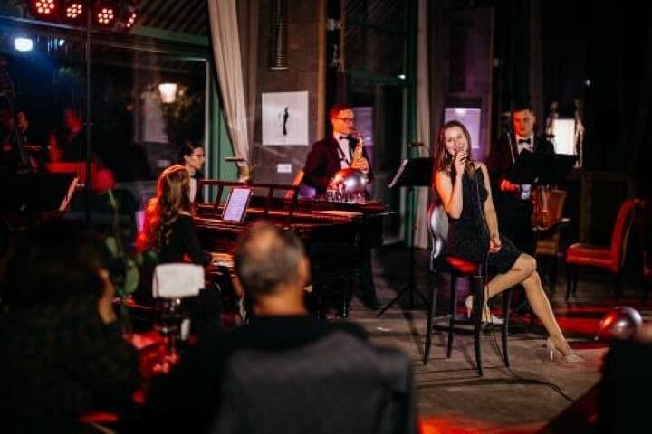 Sinatra Tribute Concert & Dinner at Art Restaurant Mánes — Prague Evening Experience photo 3