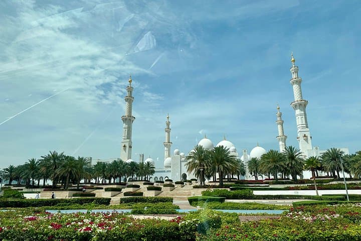 Full-Day Private Abu Dhabi Tour: Sheikh Zayed, Louvre Abu Dhabi & Qasr Al Watan Combo photo 4