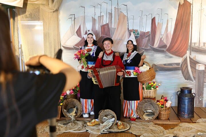 Volendam Half-Day: Cheese, Clogs & Historic Harbor Experience from Amsterdam photo 3