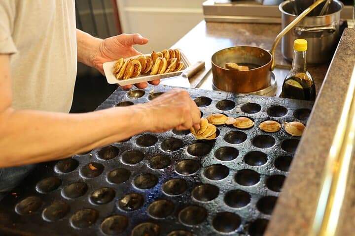 Volendam Half-Day: Cheese, Clogs & Historic Harbor Experience from Amsterdam photo 6