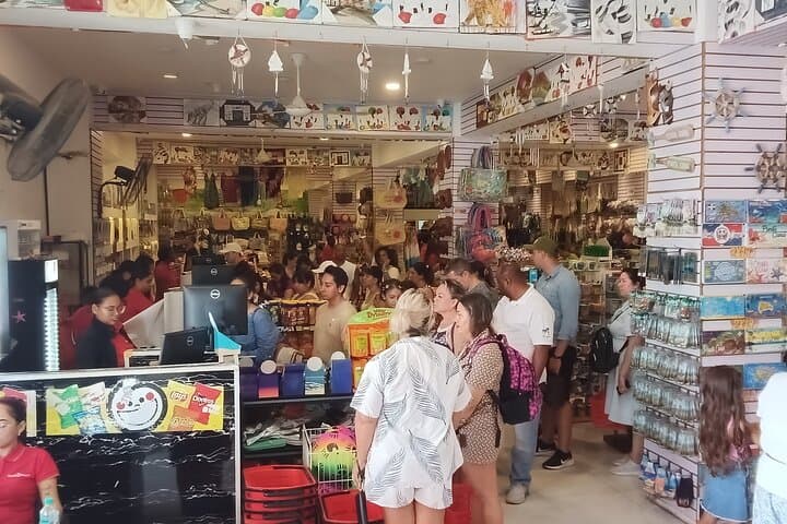 Punta Cana World Mart Souvenirs Guided Tour: Local Crafts & Tastings photo 2