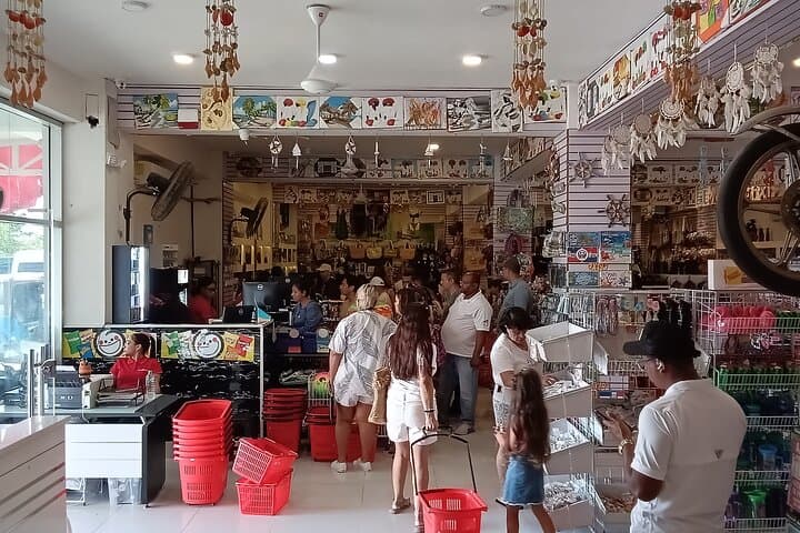 Punta Cana World Mart Souvenirs Guided Tour: Local Crafts & Tastings photo 5
