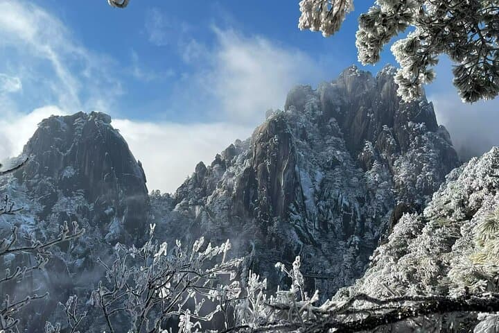 Private 4-Day Huangshan Tour: Mount Huangshan, Hongcun Village & Tea Culture
