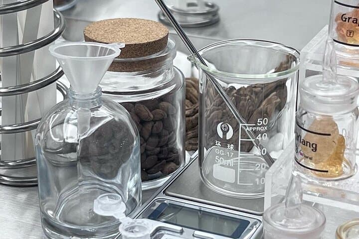 Custom Perfume Workshop in Hongdae — Create a 50ml Eau de Parfum in Yeonnam photo 3