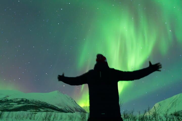 Tromsø Northern Lights Chase: Small-Group Aurora Tour with Photos & Dinner