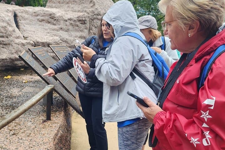 Austin Scavenger Hunt Along Lady Bird Lake: Self-Guided Urban Adventure