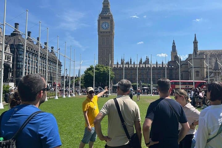 Churchill & World War II Walking Tour — London History Walk