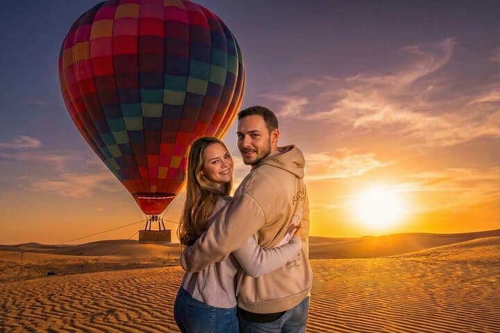 Sunrise Hot Air Balloon Over Dubai Desert — Noble Life Experience photo 4