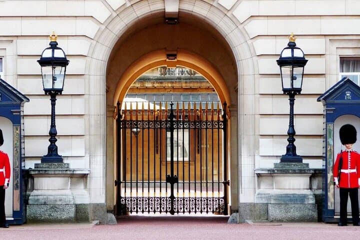 Royal London Walk: Westminster Abbey Entry & Guided Sights Tour photo 4