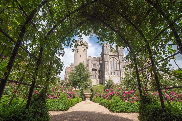 Luxury Customizable Sightseeing: Southampton to Gatwick via Windsor, Winchester & Chawton photo 4