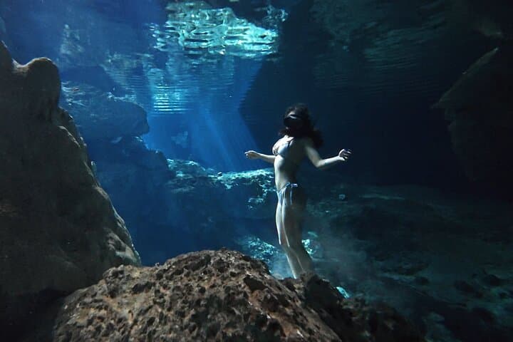 Underwater Cenote Photo Shoot near Playa del Carmen photo 2