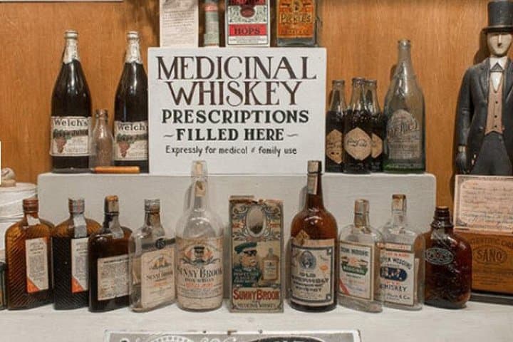 Savannah Old Town Trolley and Prohibition Museum: Hop-On Sightseeing + Speakeasy Experience photo 2